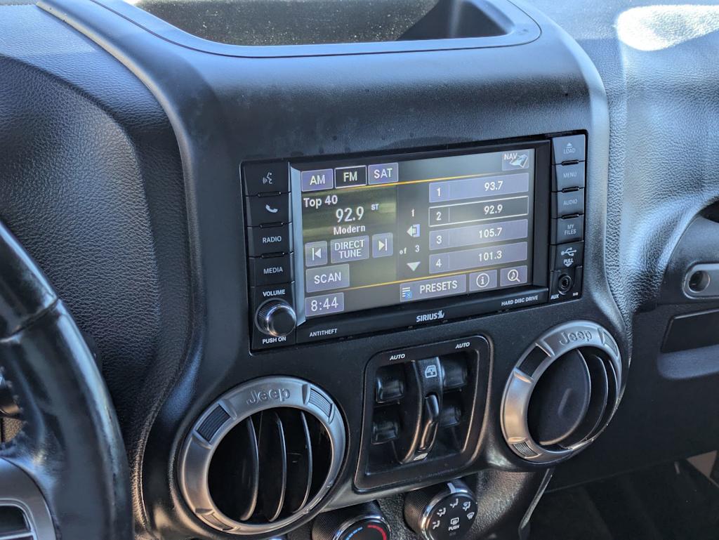 Thumbnail: 2018 Jeep Wrangler - 14