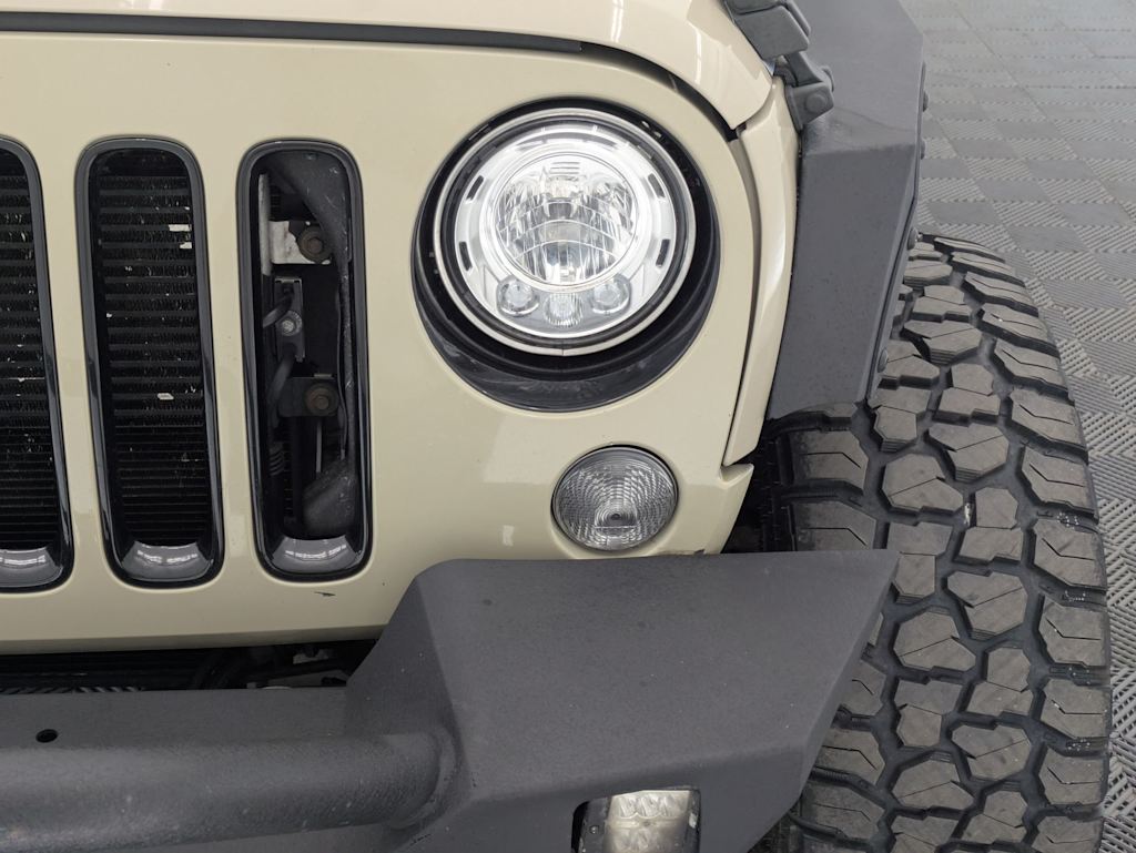 Thumbnail: 2018 Jeep Wrangler - 24