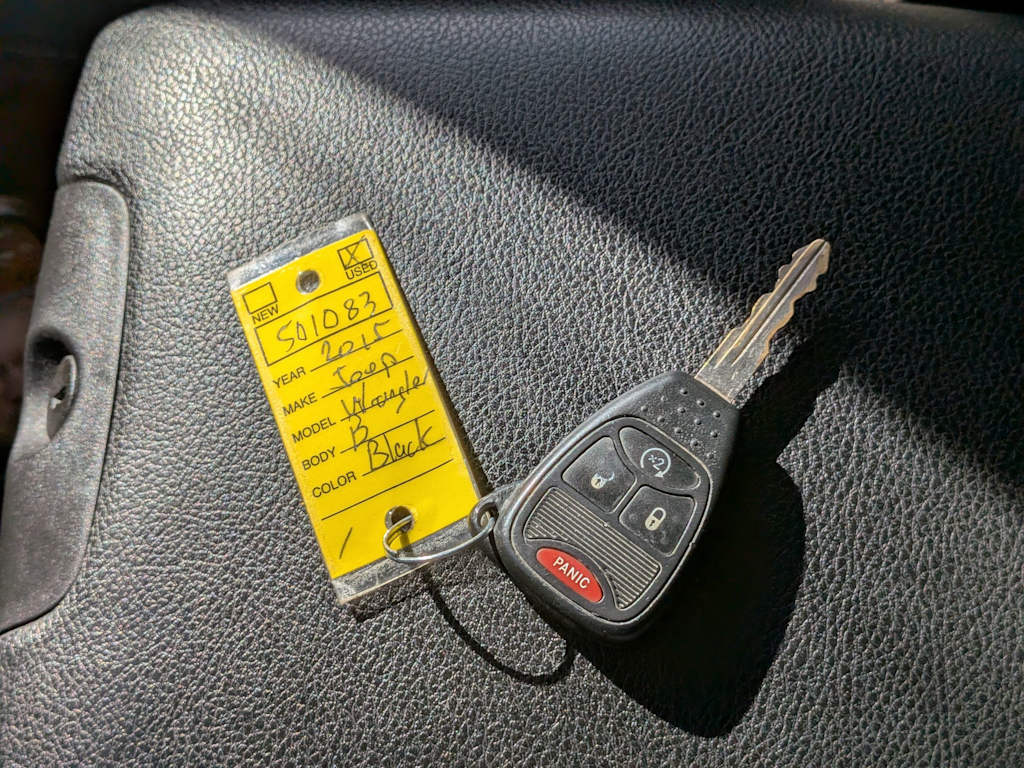 Thumbnail: 2015 Jeep Wrangler - 18