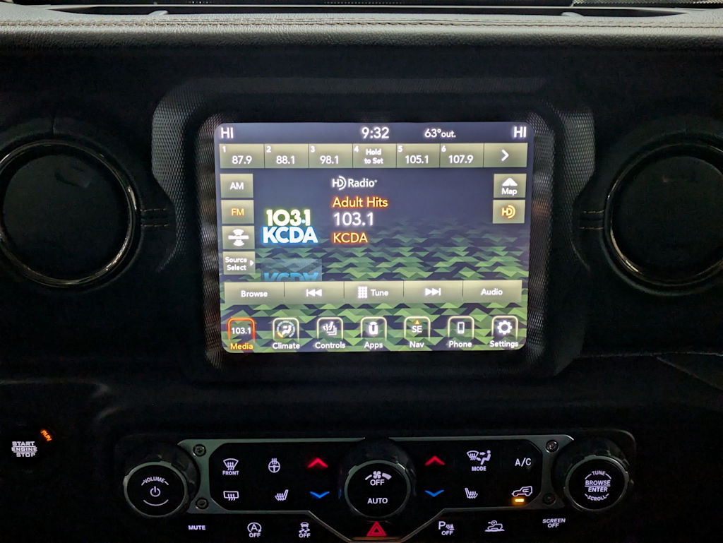 2023 Jeep Wrangler Unlimited Sahara 13