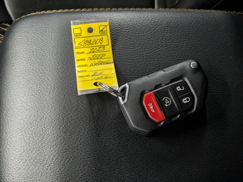 2023 Jeep Wrangler Unlimited Sahara 17