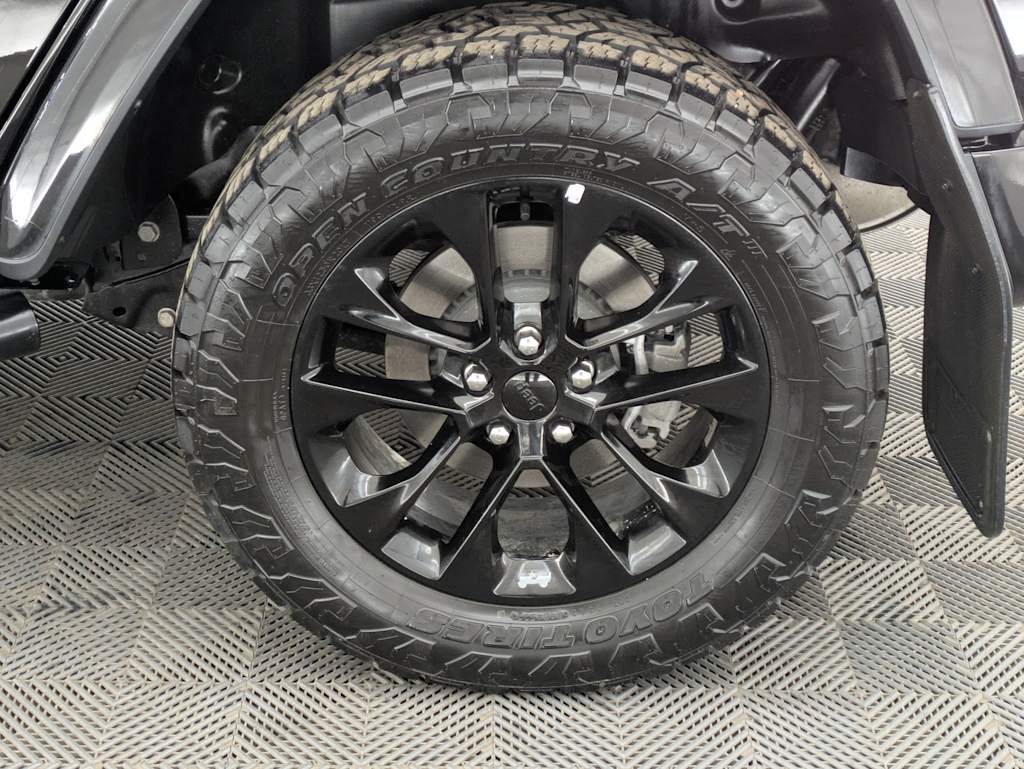 2023 Jeep Wrangler Unlimited Sahara 7