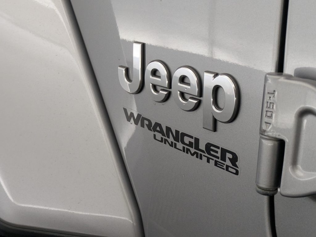 2020 Jeep Wrangler Unlimited Sahara 7