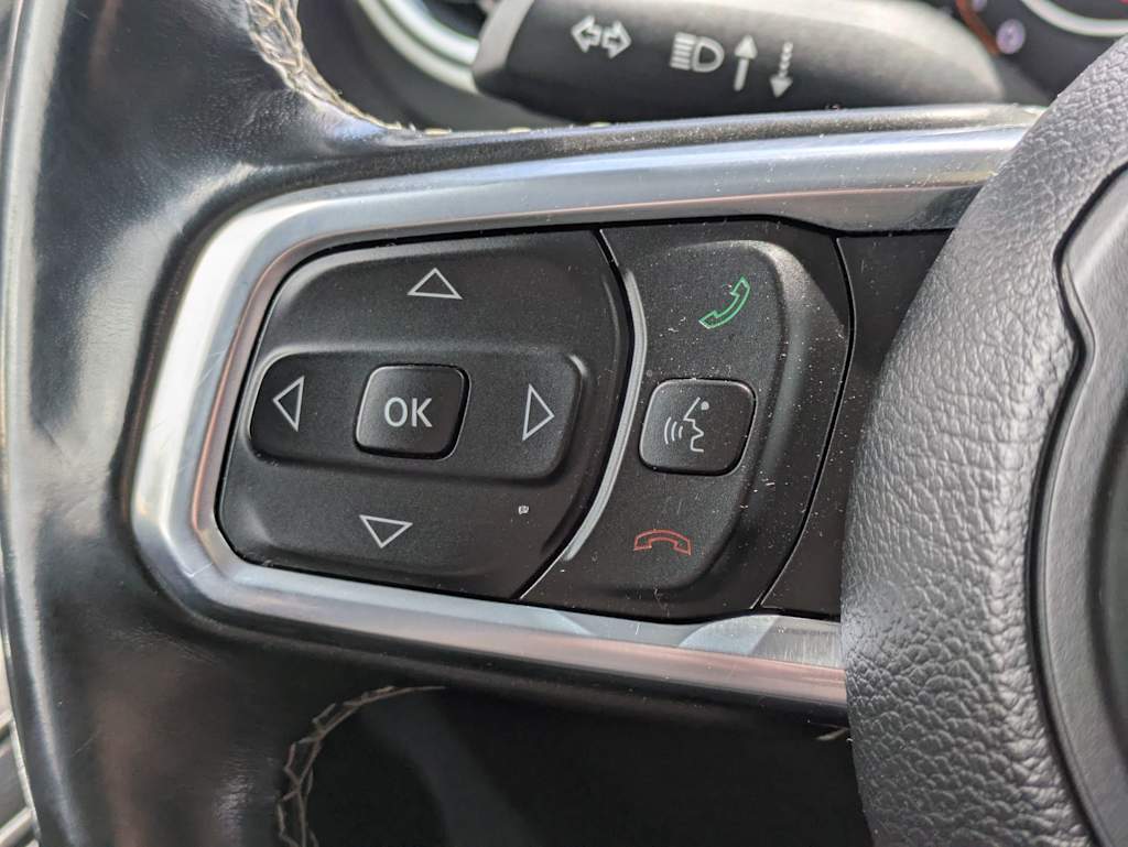 2020 Jeep Wrangler Unlimited Sahara 30