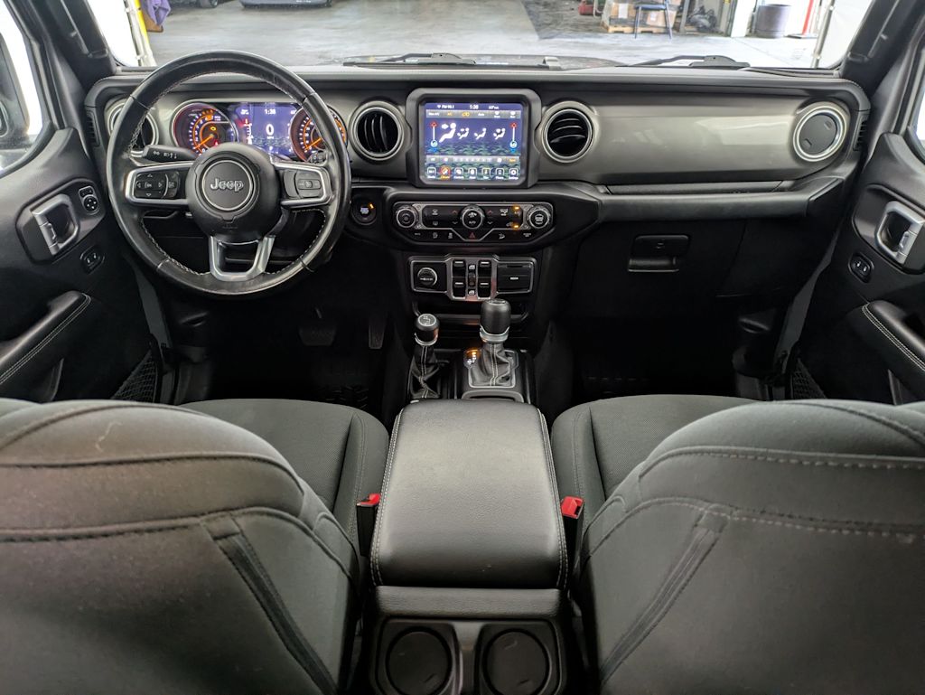 2020 Jeep Wrangler Unlimited Sahara 10