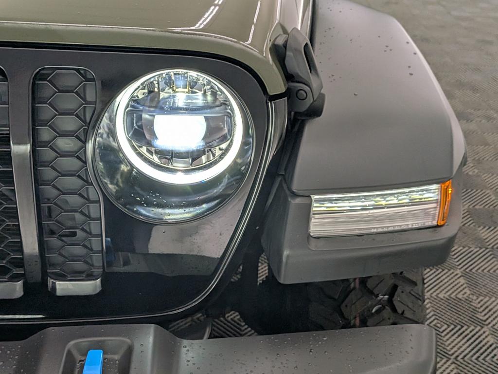 Thumbnail: 2023 Jeep Wrangler - 23