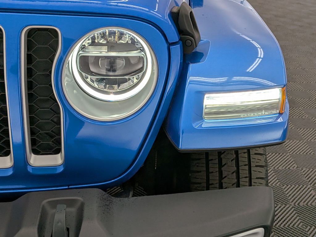 Thumbnail: 2021 Jeep Wrangler - 22