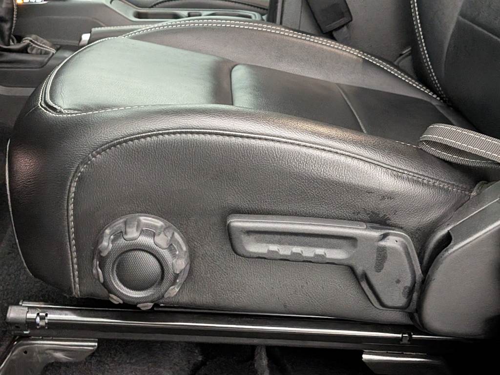 Thumbnail: 2023 Jeep Wrangler - 25