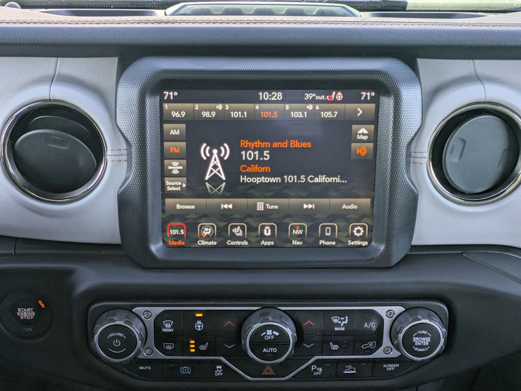 Thumbnail: 2023 Jeep Wrangler - 14