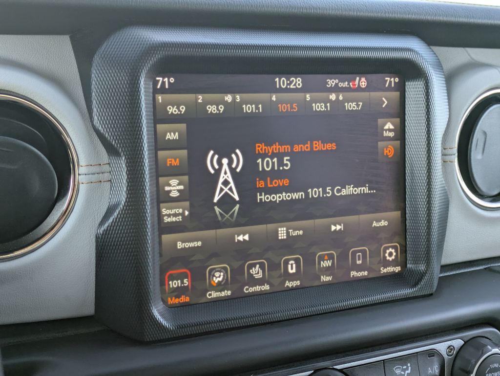 Thumbnail: 2023 Jeep Wrangler - 35