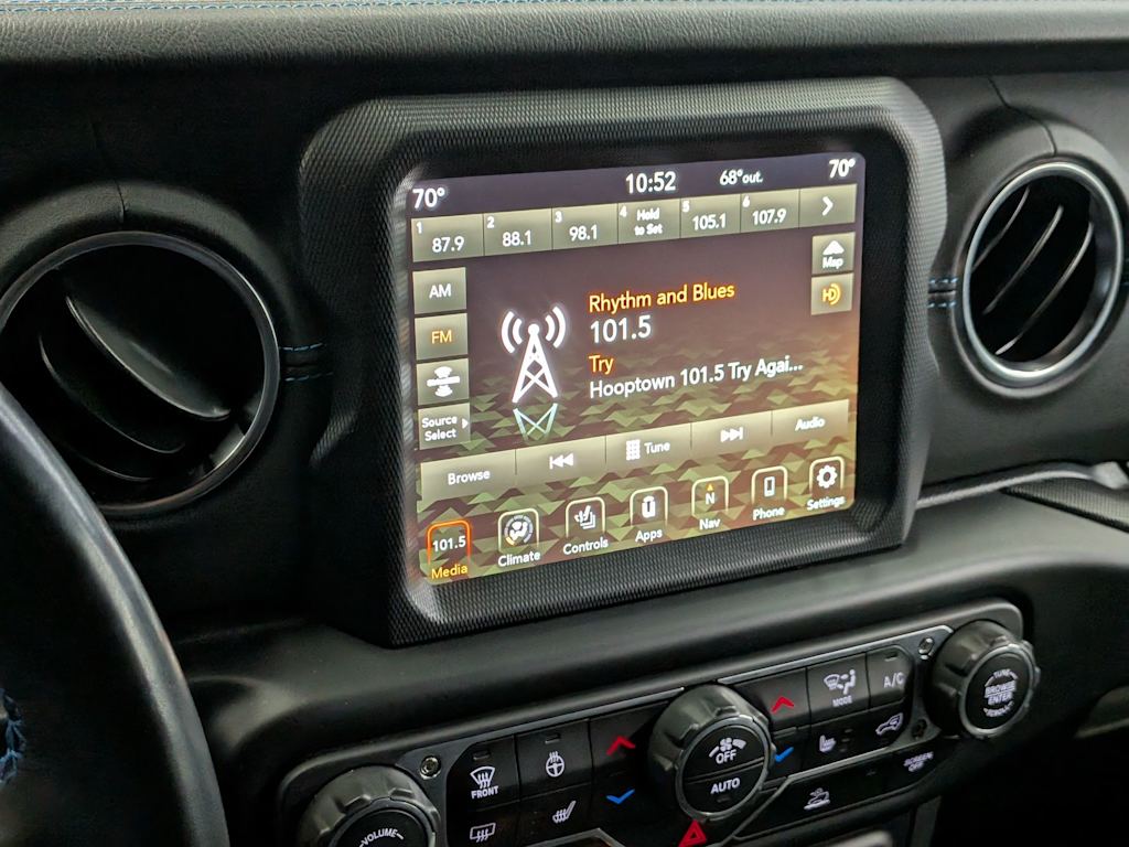 Thumbnail: 2022 Jeep Wrangler - 36