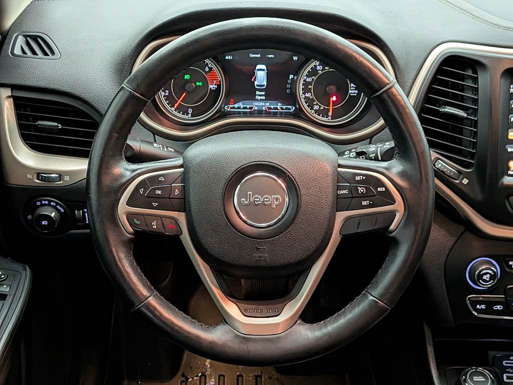 Thumbnail: 2016 Jeep Cherokee - 14