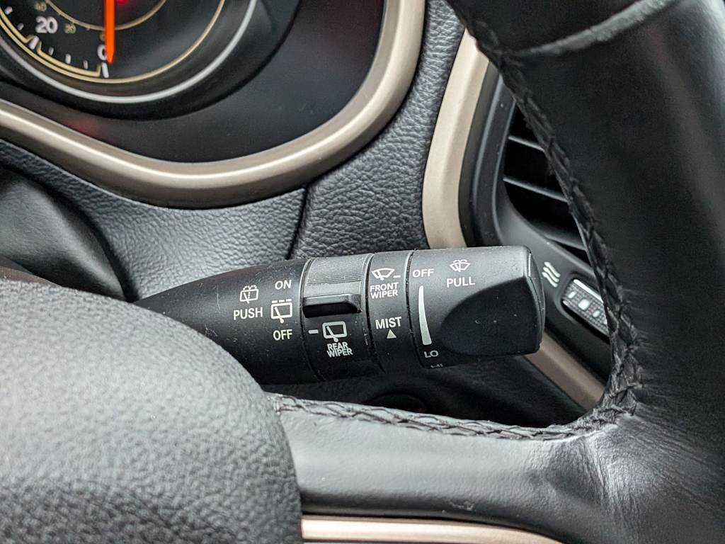 Thumbnail: 2016 Jeep Cherokee - 32