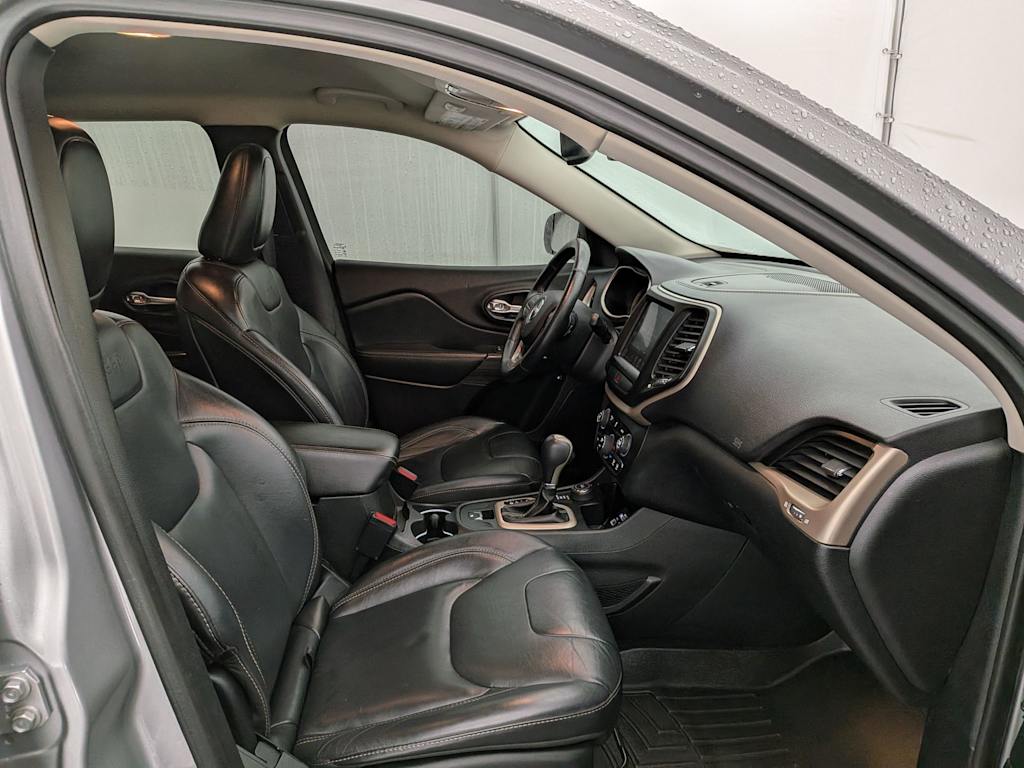 Thumbnail: 2016 Jeep Cherokee - 12