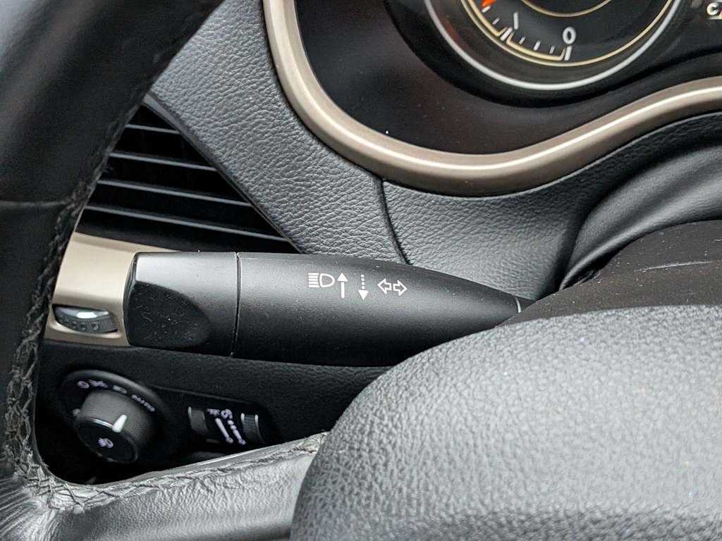 Thumbnail: 2016 Jeep Cherokee - 33