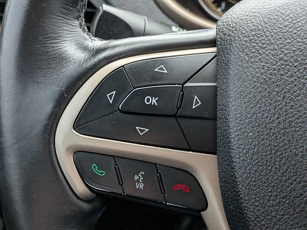 Thumbnail: 2016 Jeep Cherokee - 30