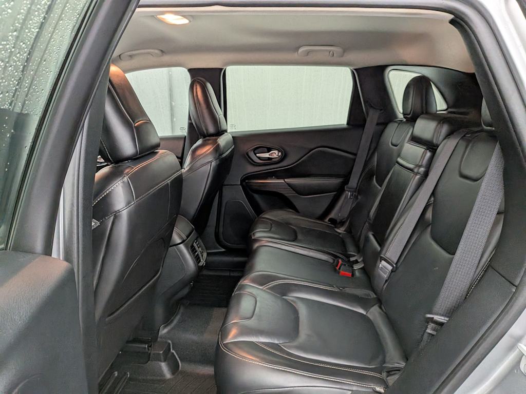 Thumbnail: 2016 Jeep Cherokee - 28