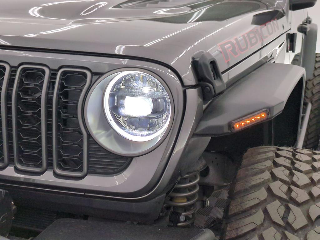 Thumbnail: 2025 Jeep Wrangler - 23