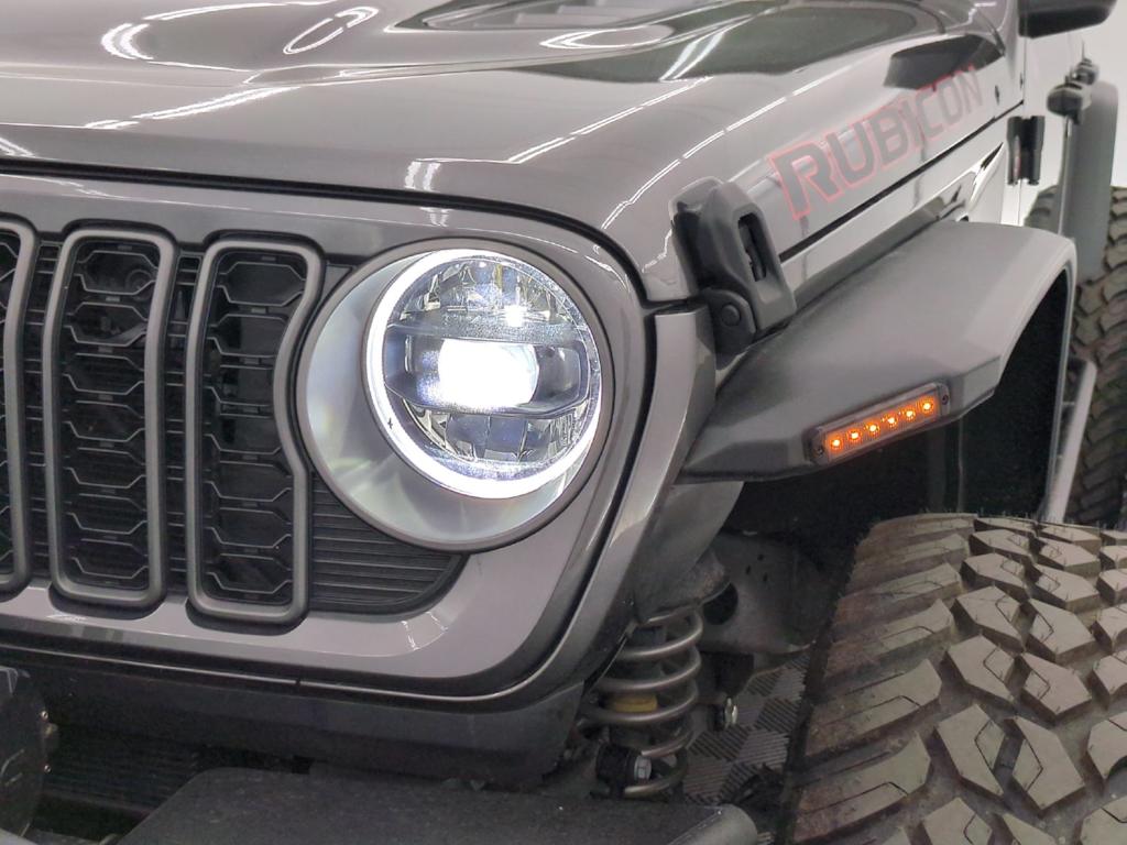 Thumbnail: 2025 Jeep Wrangler - 10