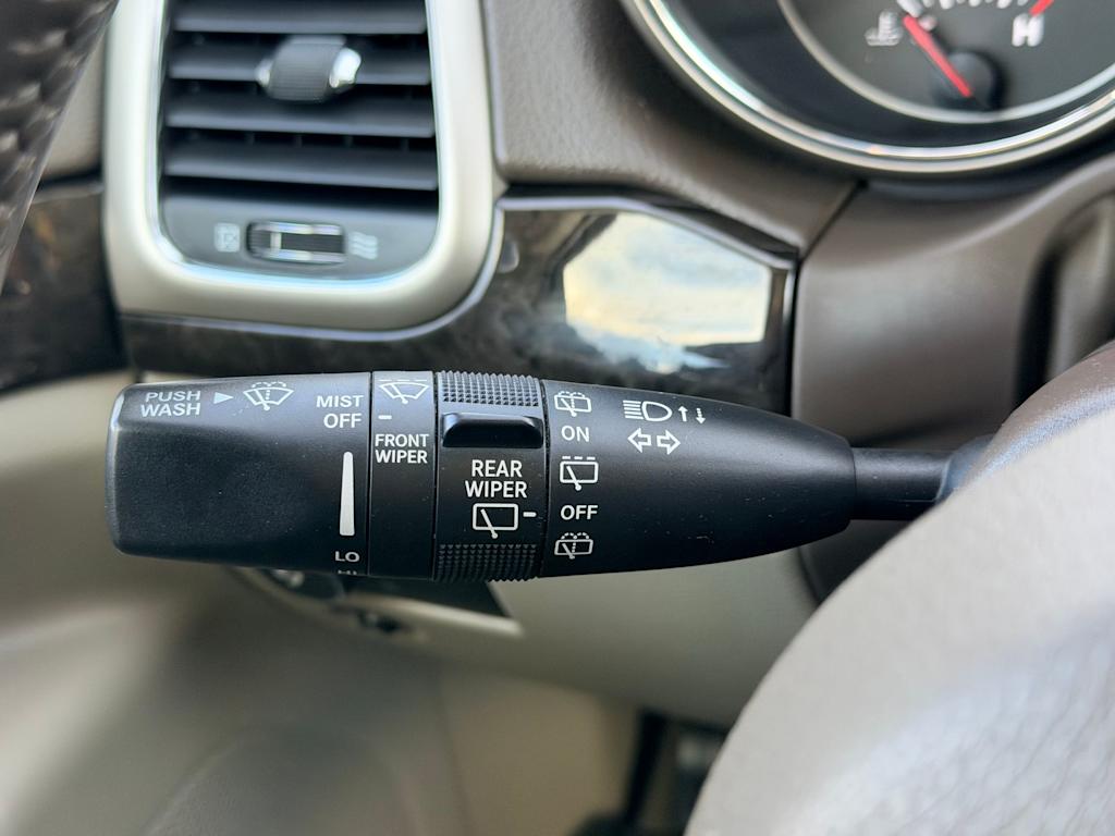 Thumbnail: 2012 Jeep Grand Cherokee - 31