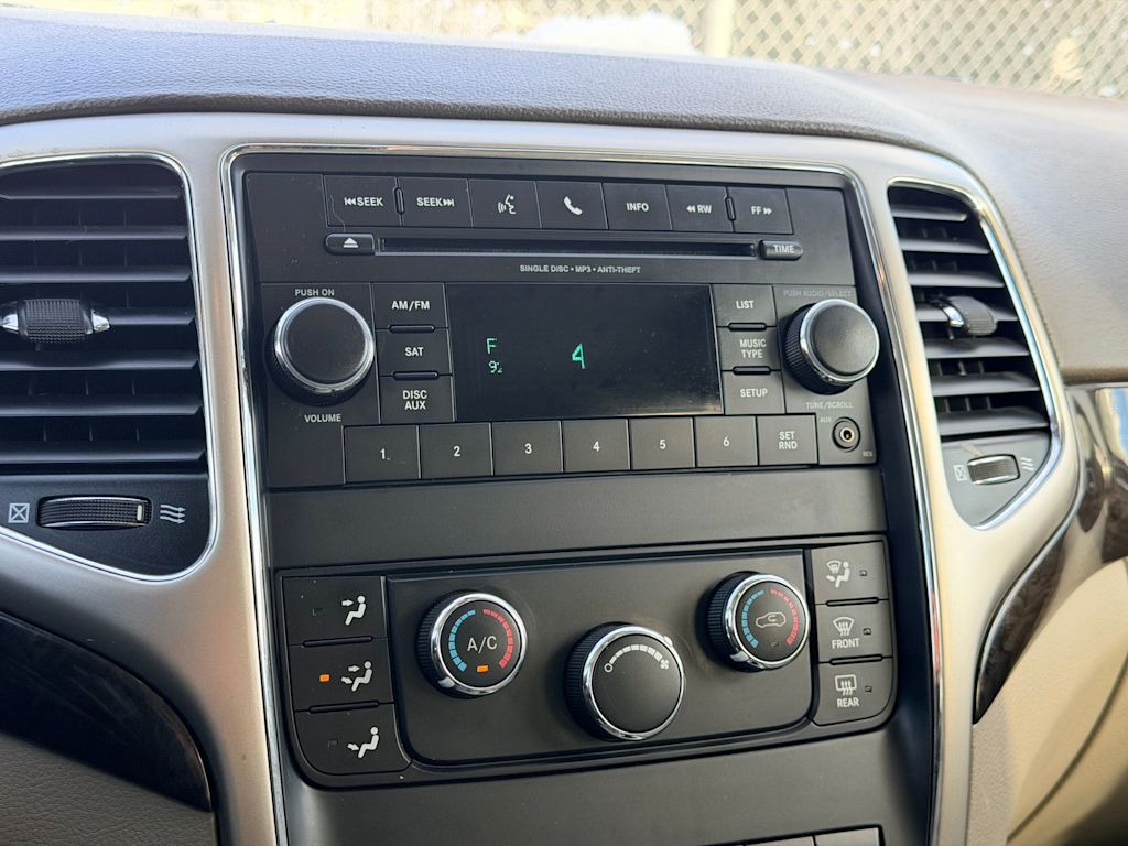 Thumbnail: 2012 Jeep Grand Cherokee - 32