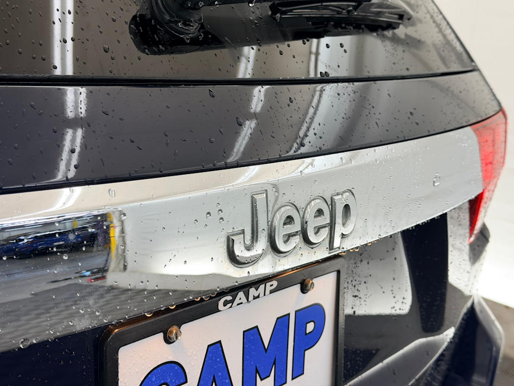 Thumbnail: 2012 Jeep Grand Cherokee - 7