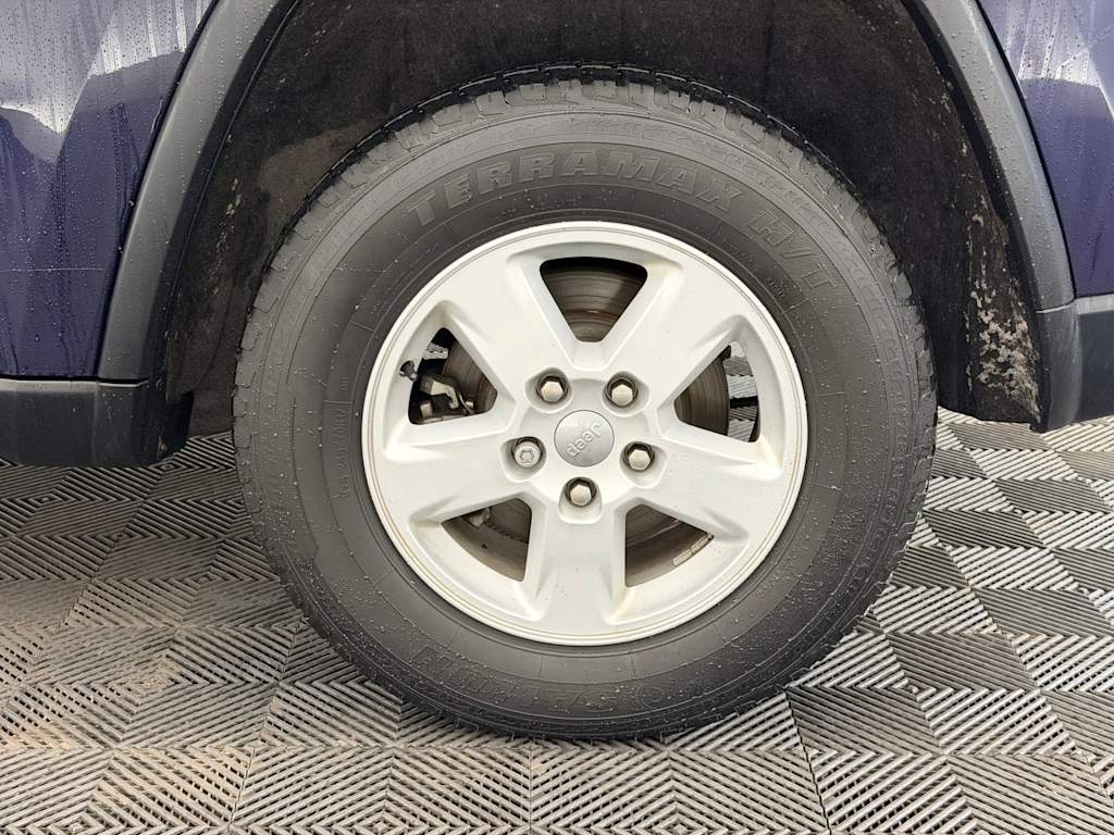 Thumbnail: 2012 Jeep Grand Cherokee - 8