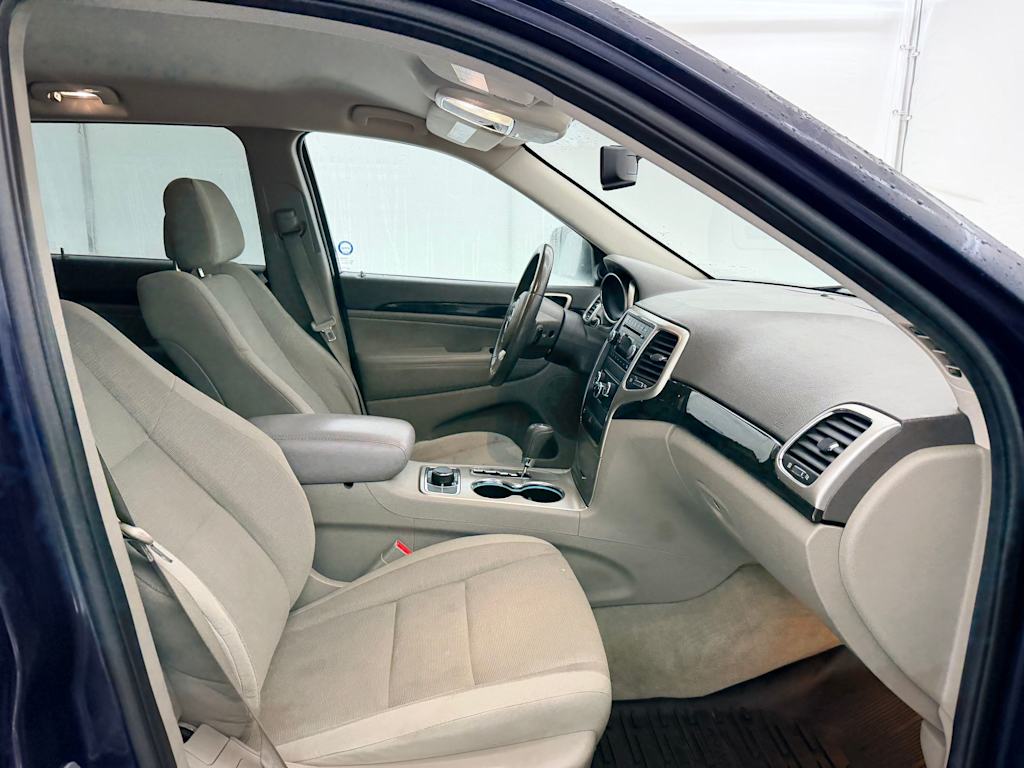 Thumbnail: 2012 Jeep Grand Cherokee - 12