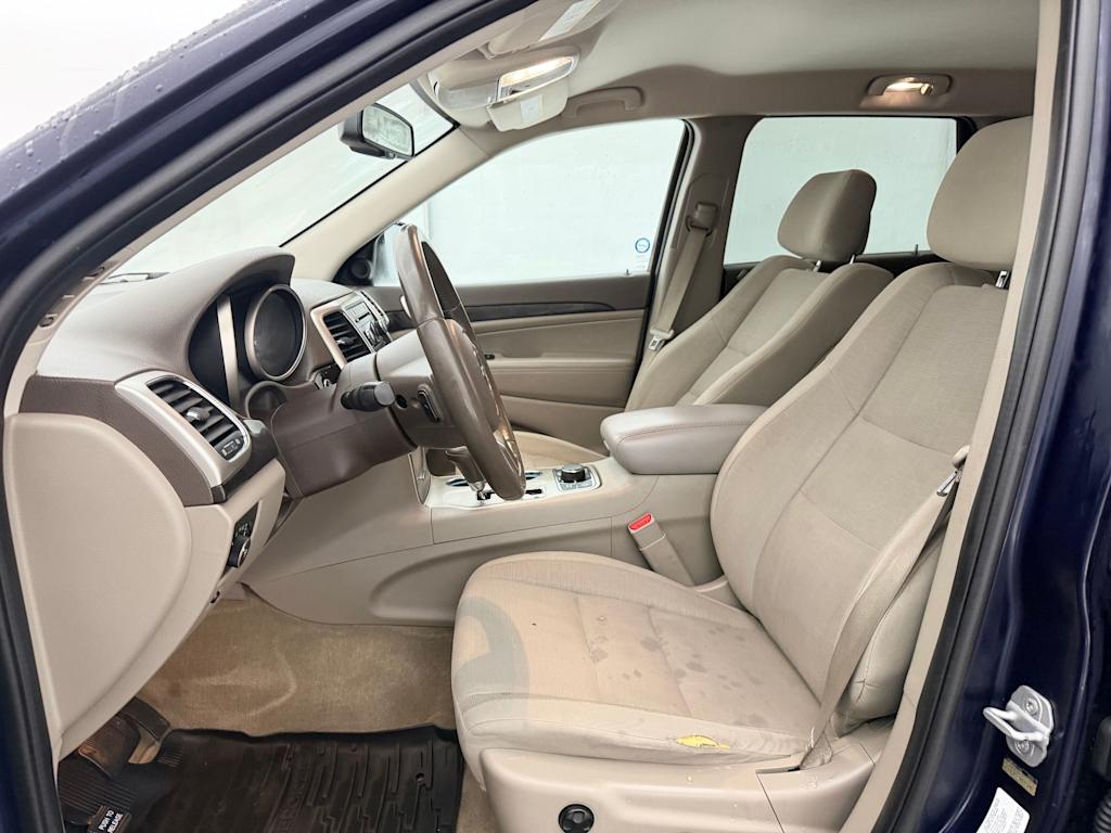 Thumbnail: 2012 Jeep Grand Cherokee - 11