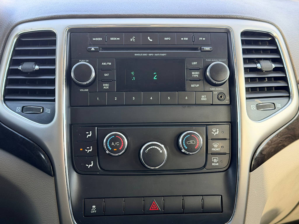 Thumbnail: 2012 Jeep Grand Cherokee - 15