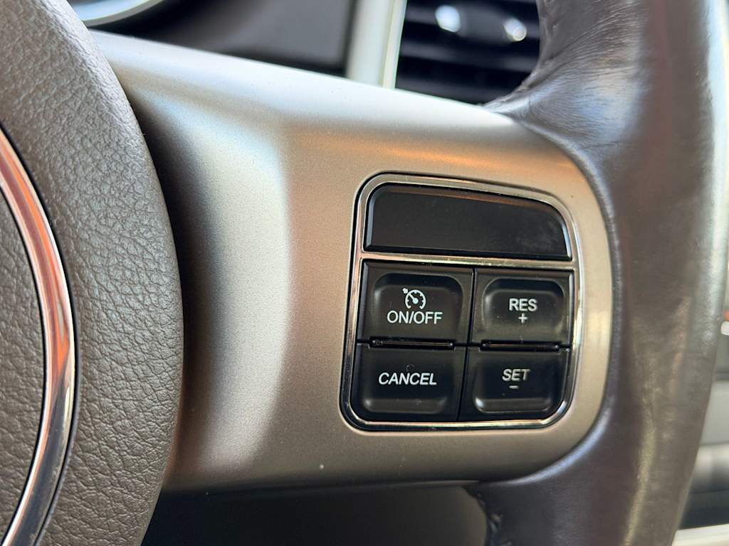 Thumbnail: 2012 Jeep Grand Cherokee - 30