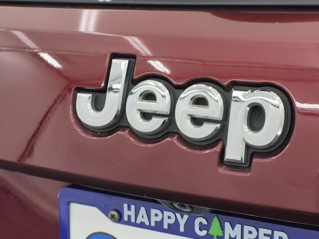 Thumbnail: 2016 Jeep Grand Cherokee - 24