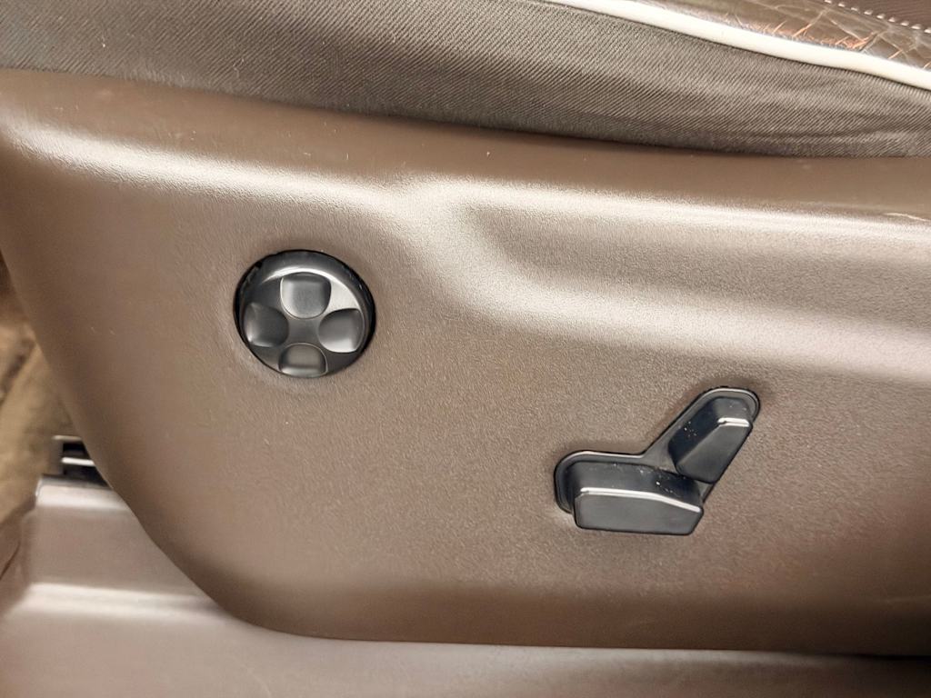 Thumbnail: 2018 Jeep Grand Cherokee - 27