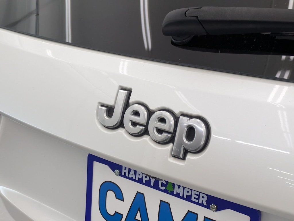 Thumbnail: 2018 Jeep Grand Cherokee - 25