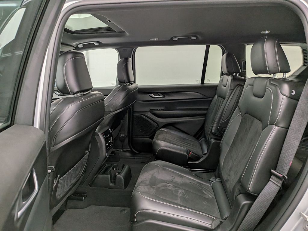 Thumbnail: 2024 Jeep Grand Cherokee L - 28