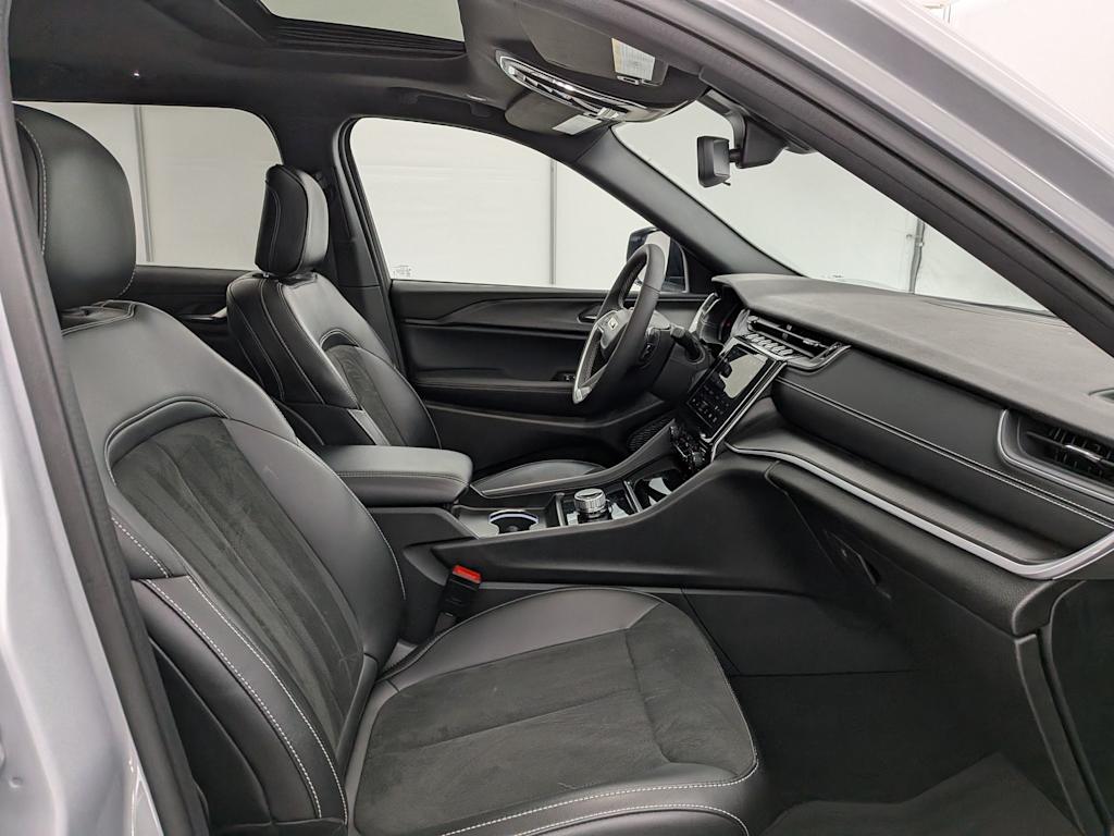 Thumbnail: 2024 Jeep Grand Cherokee L - 12