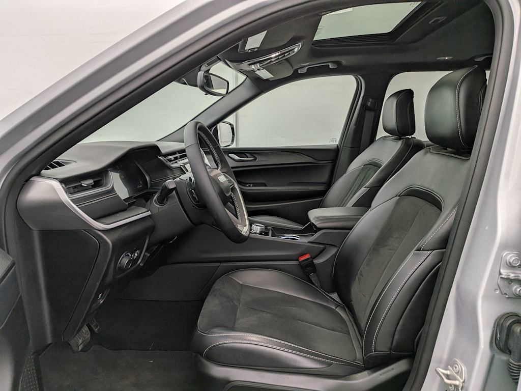 Thumbnail: 2024 Jeep Grand Cherokee L - 11