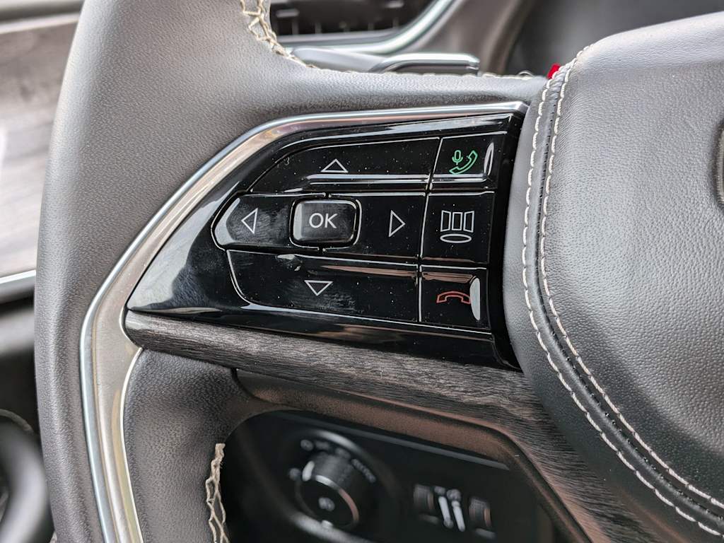 Thumbnail: 2024 Jeep Grand Cherokee L - 32