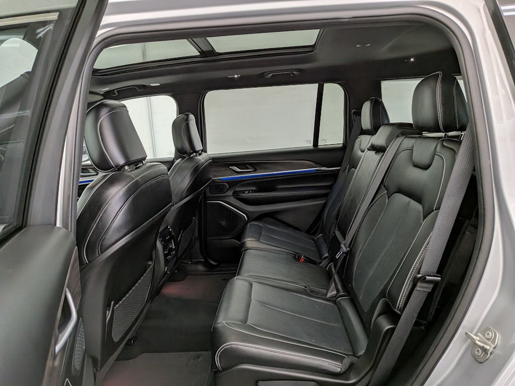 Thumbnail: 2024 Jeep Grand Cherokee L - 30