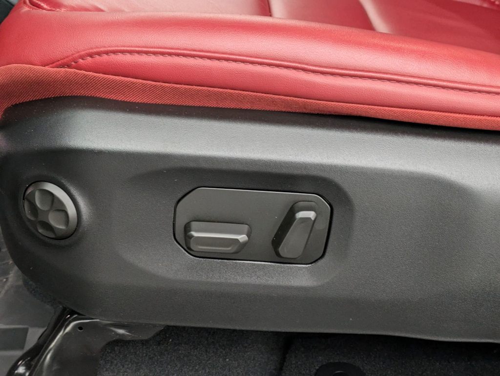 Thumbnail: 2024 Jeep Wrangler - 28