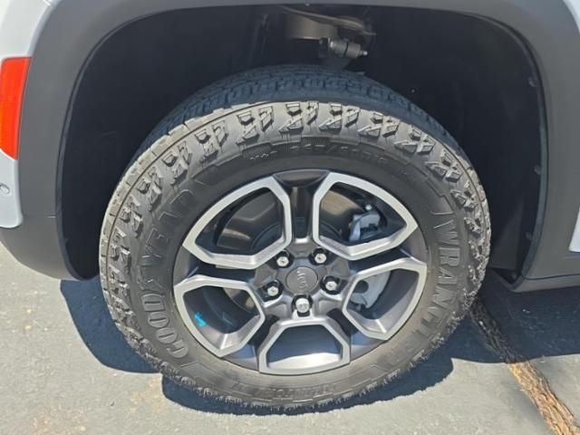 Thumbnail: 2022 Jeep Grand Cherokee - 4