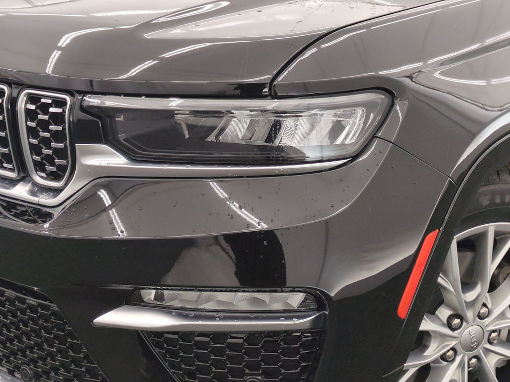 Thumbnail: 2022 Jeep Grand Cherokee - 24
