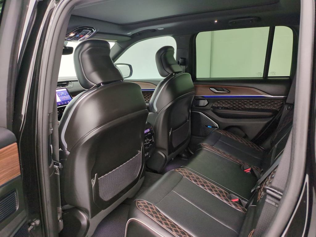 Thumbnail: 2022 Jeep Grand Cherokee - 12
