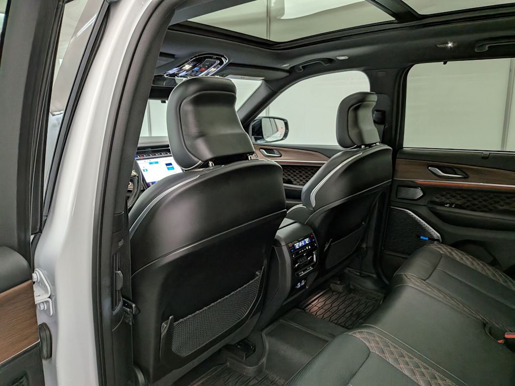 Thumbnail: 2023 Jeep Grand Cherokee - 13