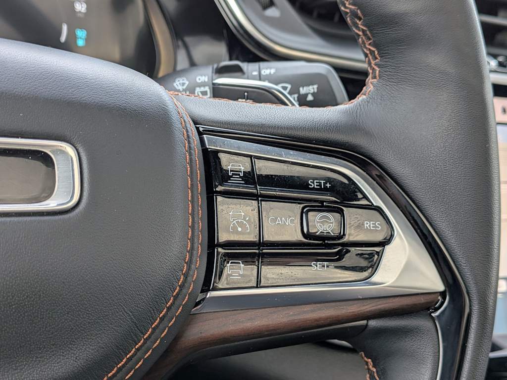 Thumbnail: 2023 Jeep Grand Cherokee - 32