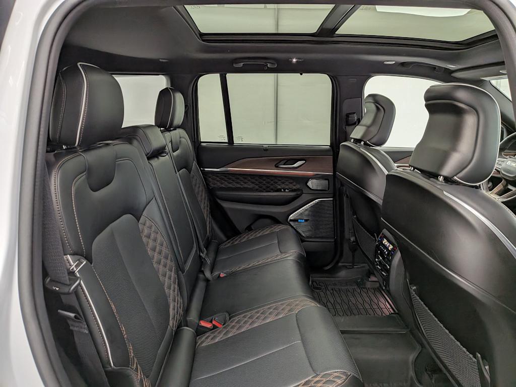 Thumbnail: 2023 Jeep Grand Cherokee - 30