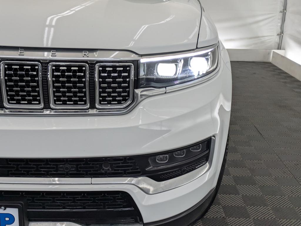 2022 Jeep Grand Wagoneer Series II 23