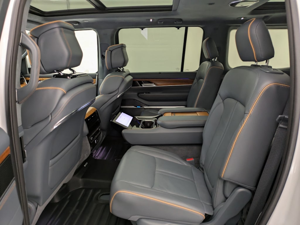 2022 Jeep Grand Wagoneer Series II 13