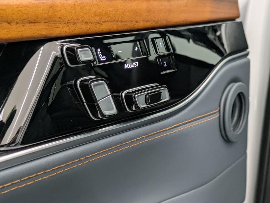 2022 Jeep Grand Wagoneer Series II 15