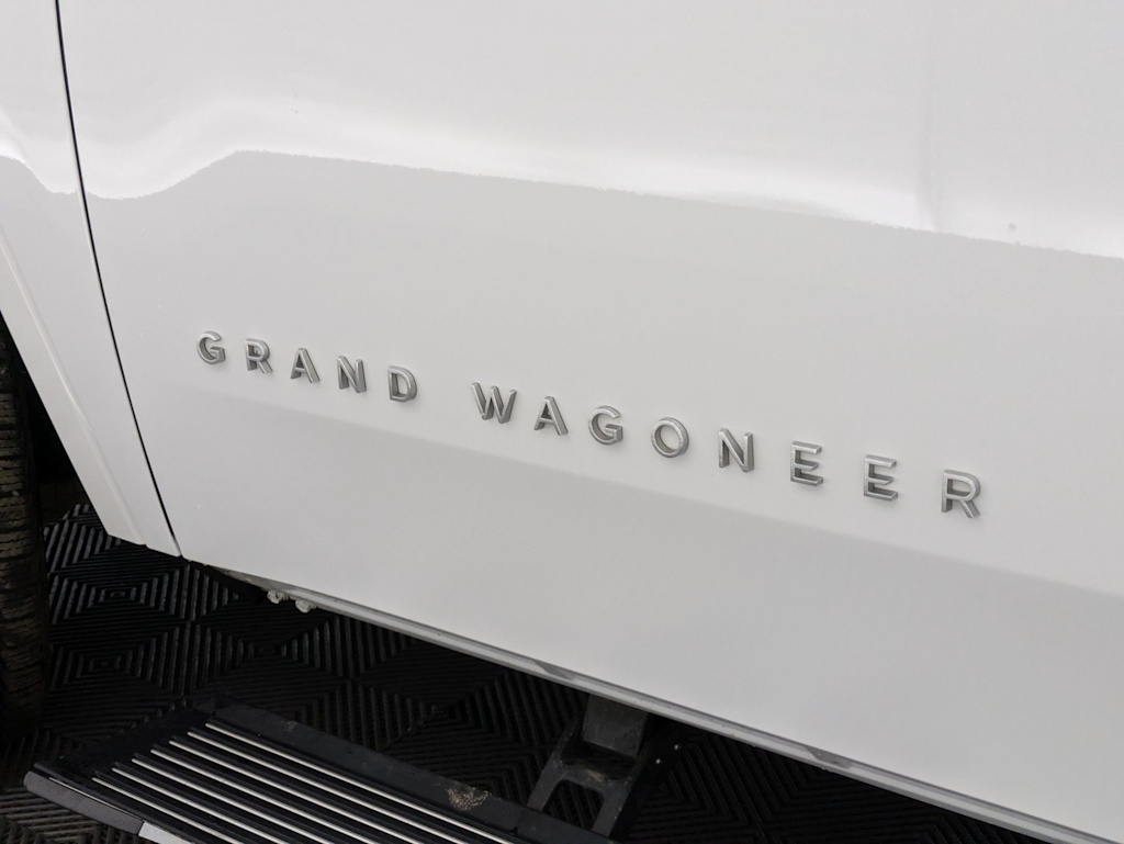 2022 Jeep Grand Wagoneer Series II 7